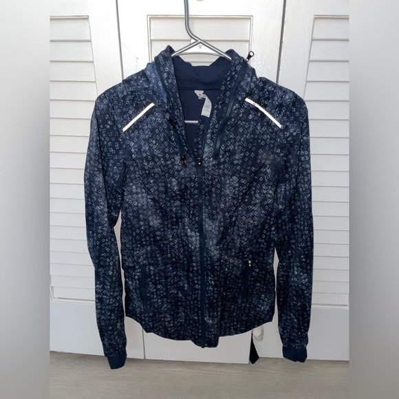 Lululemon jacket - Picture 1 of 5